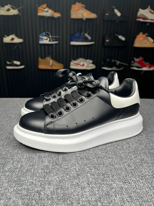 Alexander McQueen Oversized Sneaker White Black