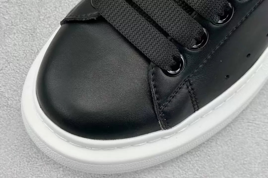Alexander McQueen Oversized Sneaker White Black